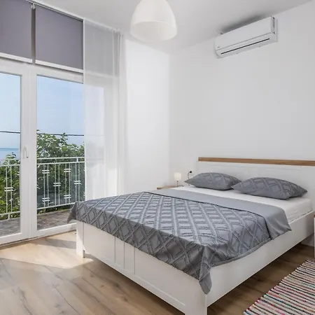 Apartment Div